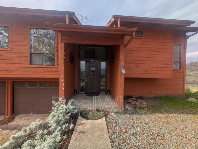 539 Hatfield Dr – photo 3