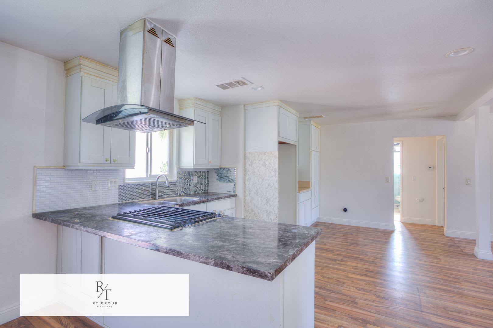 4 Bedrooms – photo 3