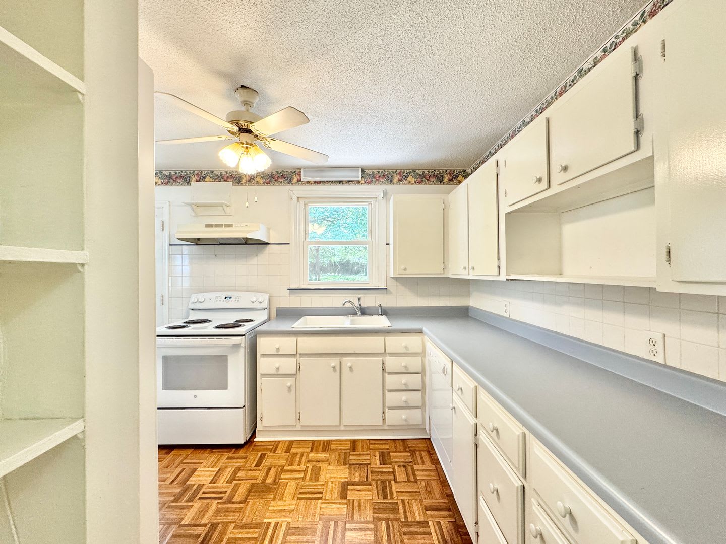 Beautiful Home with Great location – photo 5