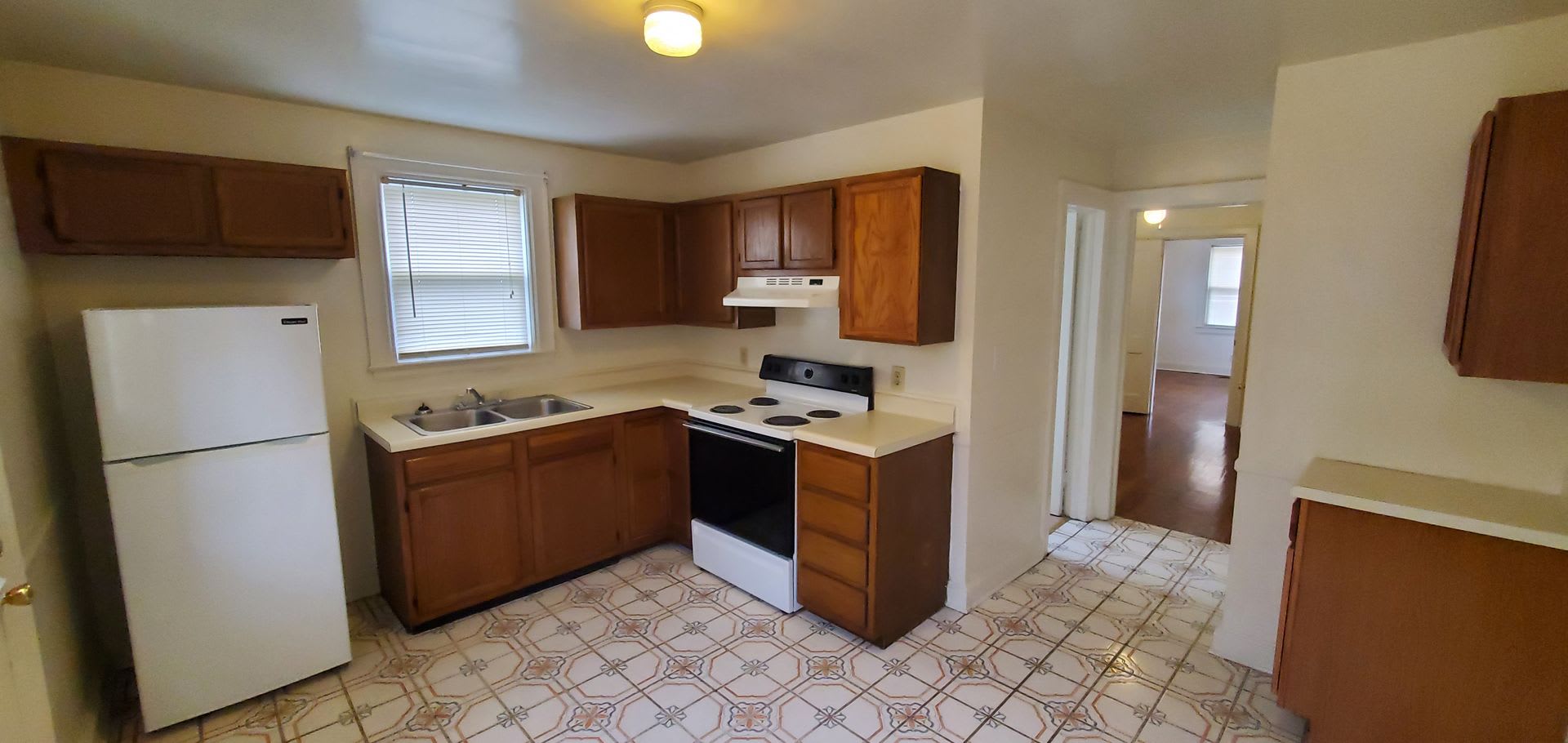 2515 Spring Garden St – photo 2