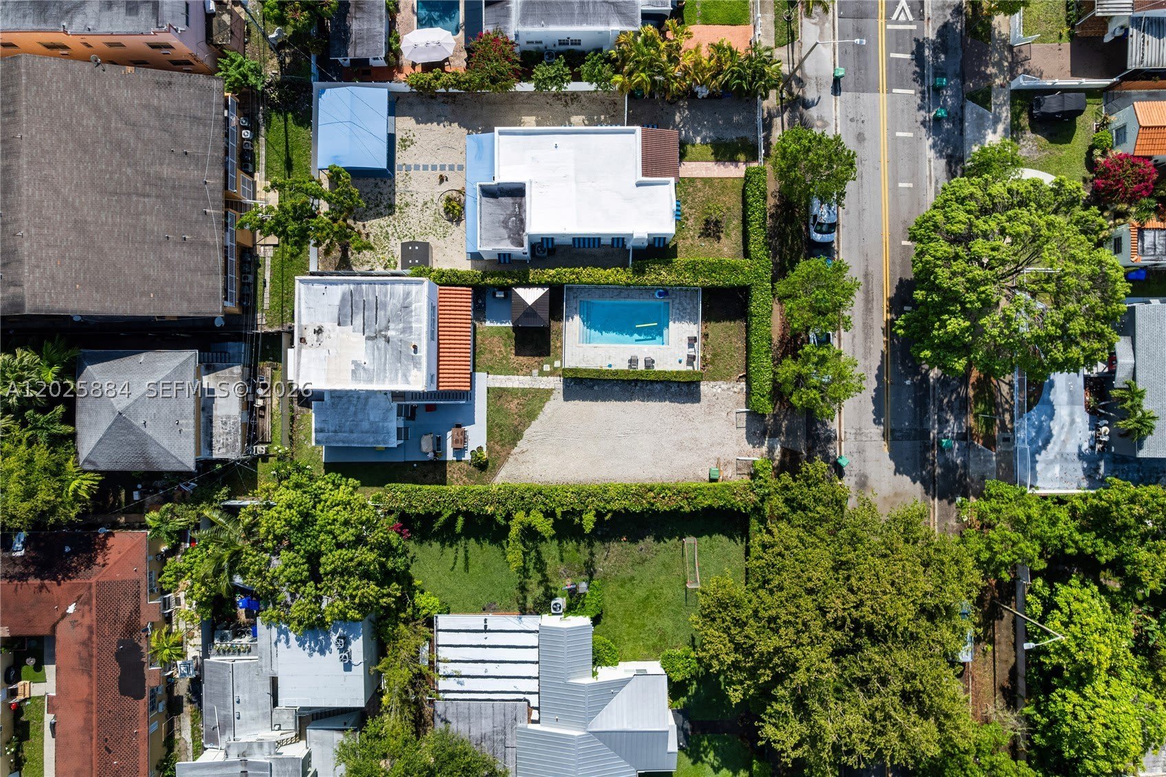 2255 SW 10th St – photo 2