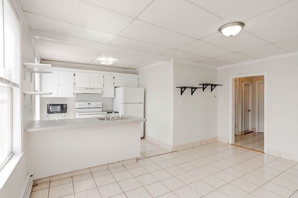 156 Bennington St – photo 1