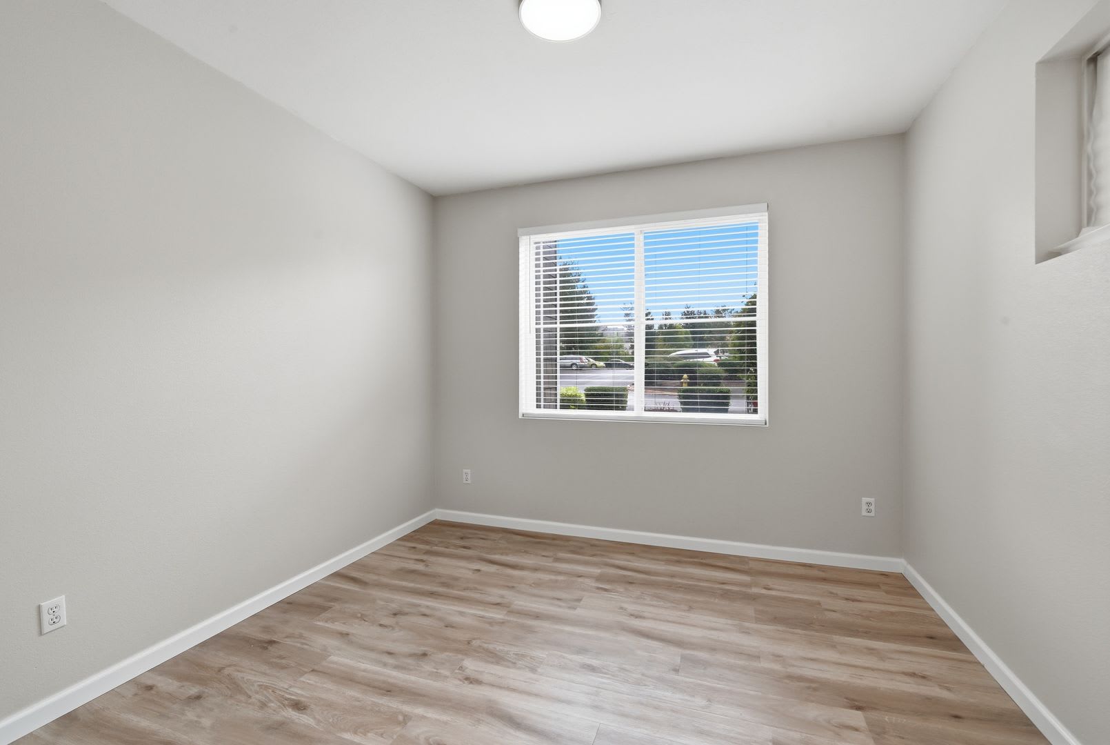 1Bd/1Ba Sammamish Condo – photo 5