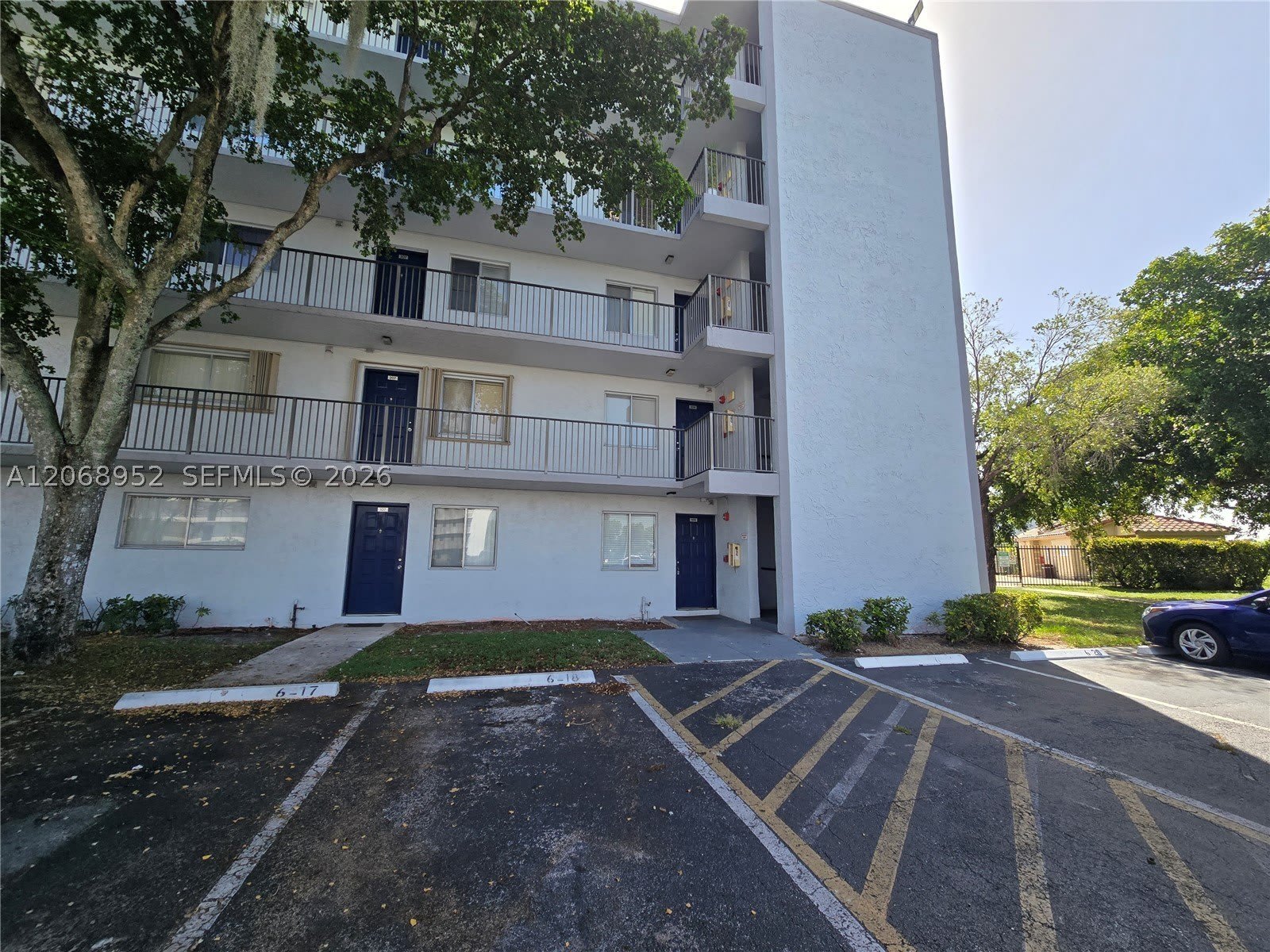 8700 N Sherman Cir – photo 2
