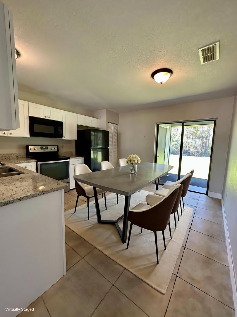 Charming 2-Bed, 2-Bath Home with Screened Lanai in Kissimmee! – photo 5