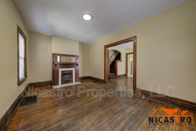 1638 Indianola Avenue – photo 5