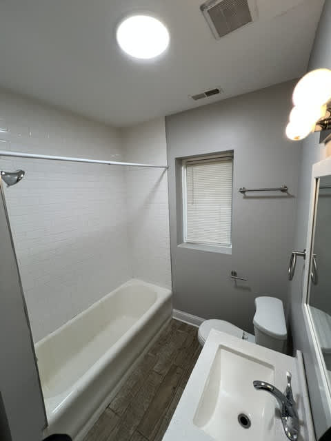 7625 S Essex Ave 1st Fl – photo 4