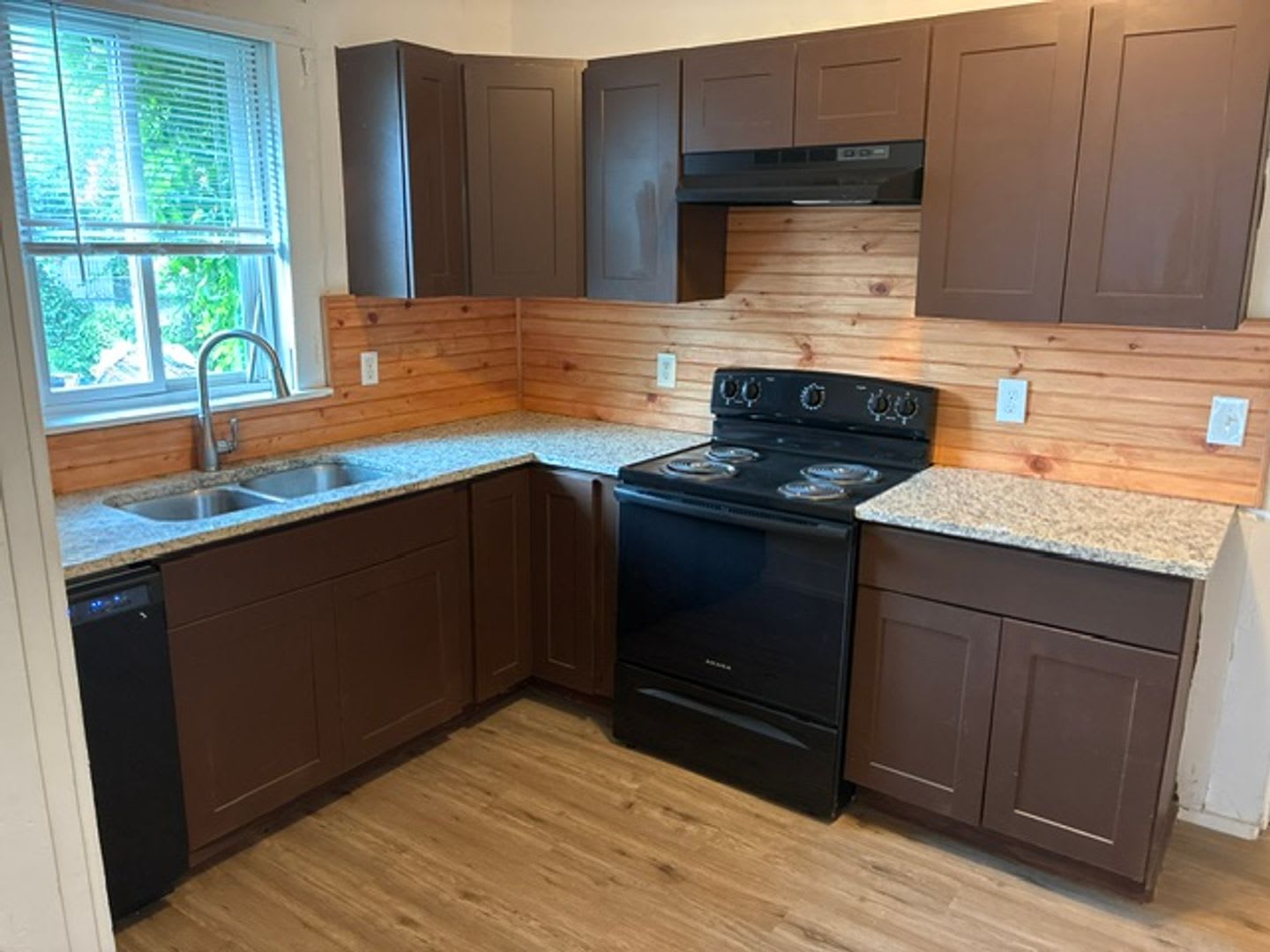 3905 Stuart St – photo 2