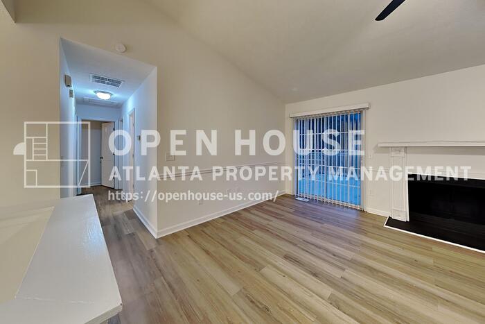 1818 Crescent Hill Drive Northwest – photo 3