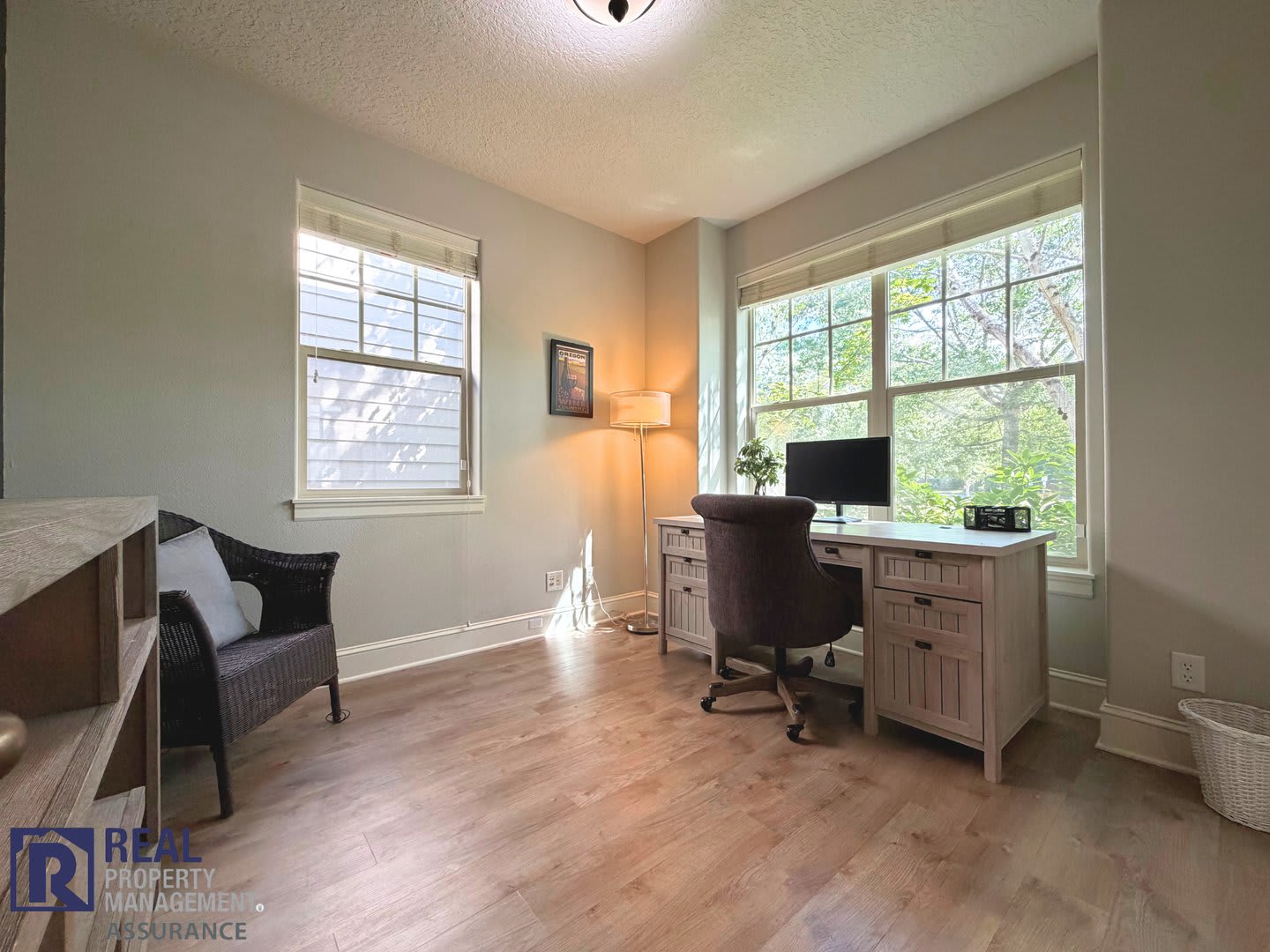 Quiet Furnished Home with Office, River Access & Nearby Hospitals – photo 3