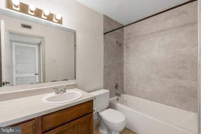 1535 LINCOLN WAY – photo 2