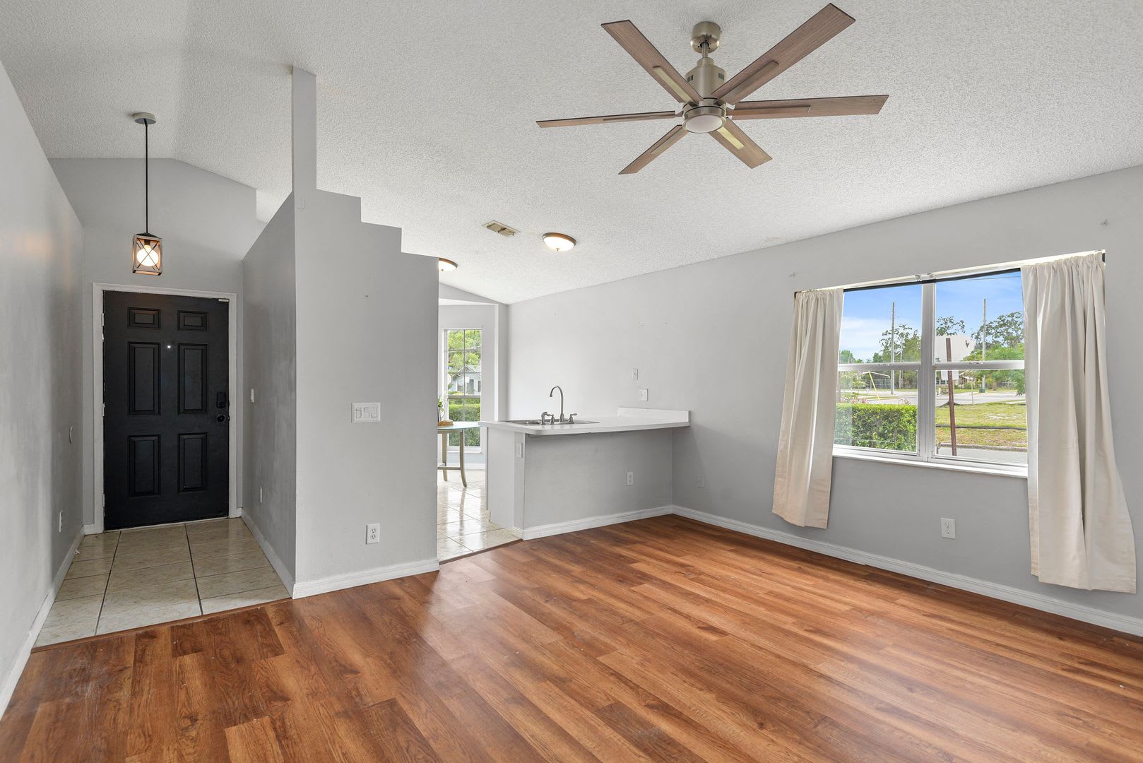 Winter Park 3 Bedroom Steps To Shopping Dining – photo 4