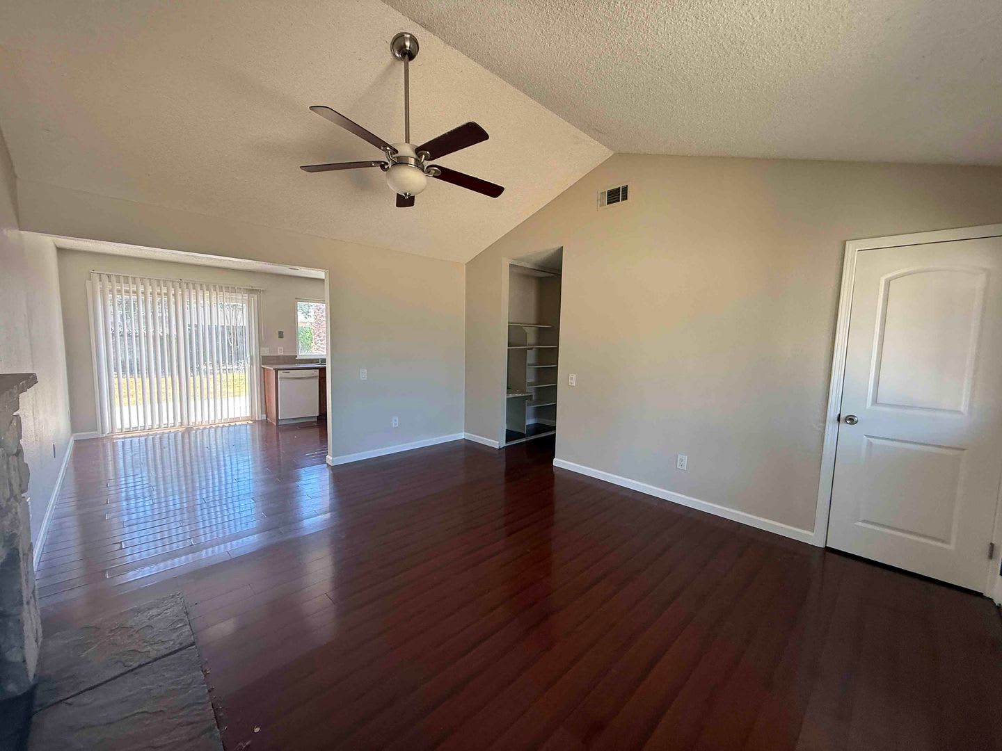Single Story 4 Bedroom – photo 5
