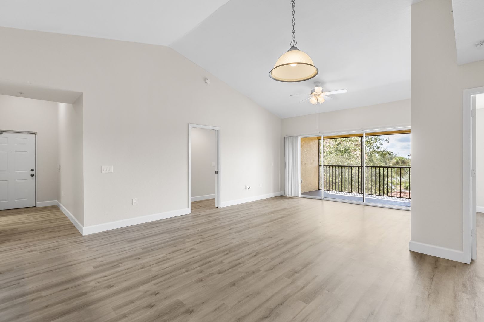 ** FAIRWAY PRESERVE ** 3 BED / 2 BATH – photo 4