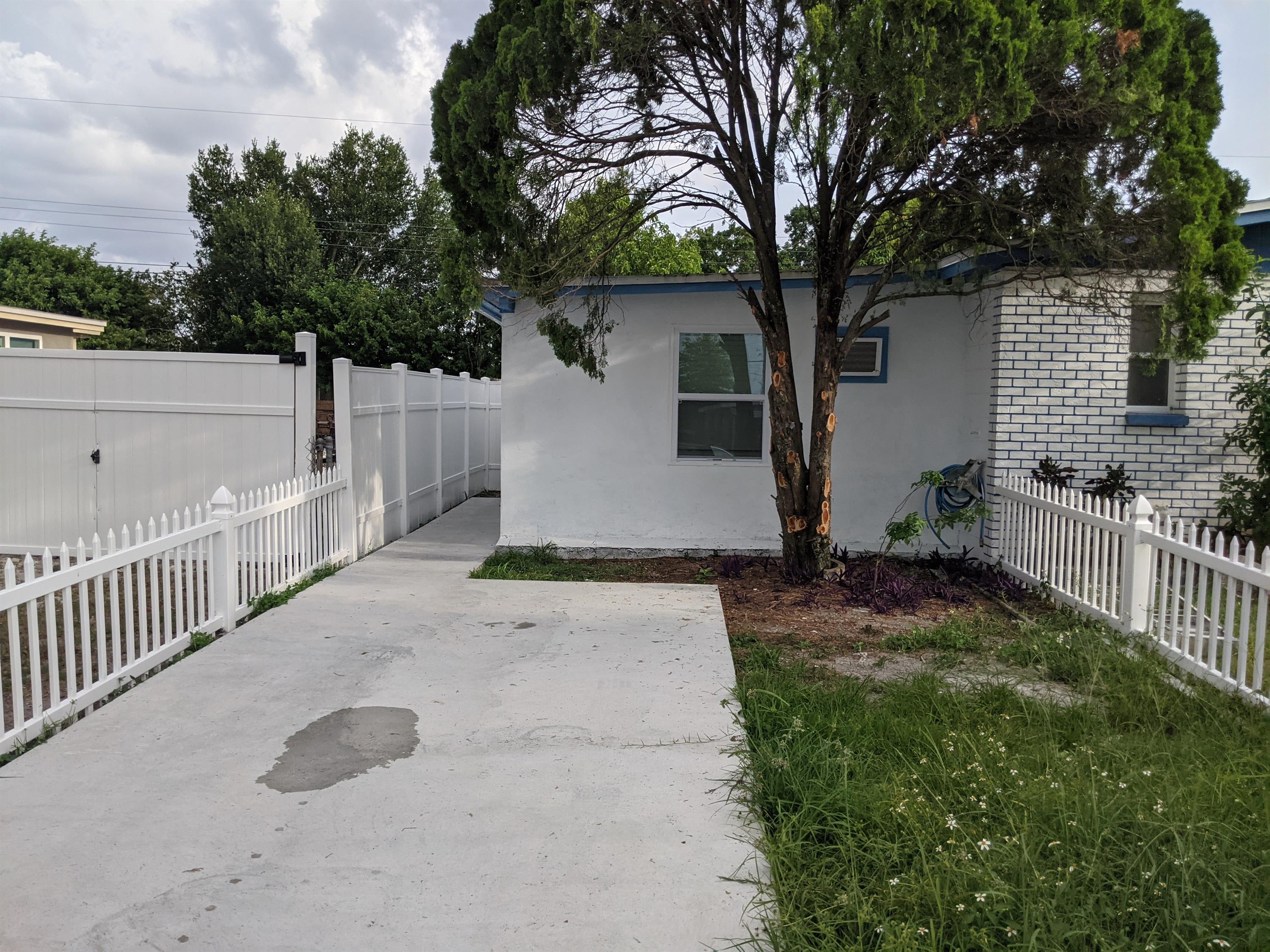 4853 West Minnehaha Street – photo 2