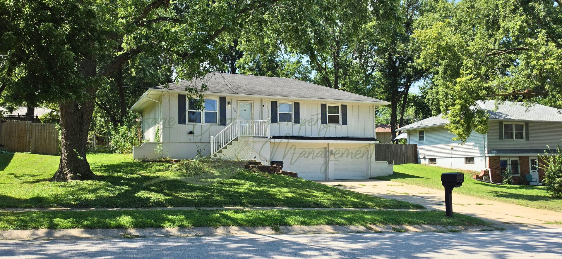 Spacious 3-Bedroom Home with Finished Lower Level, Fenced Yard & 2-Car Garage! – photo 2