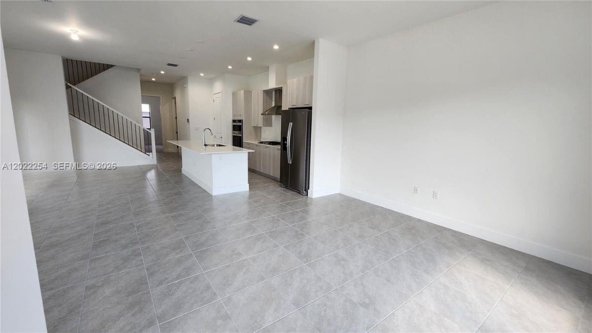 8119 Northwest 42nd Street – photo 2