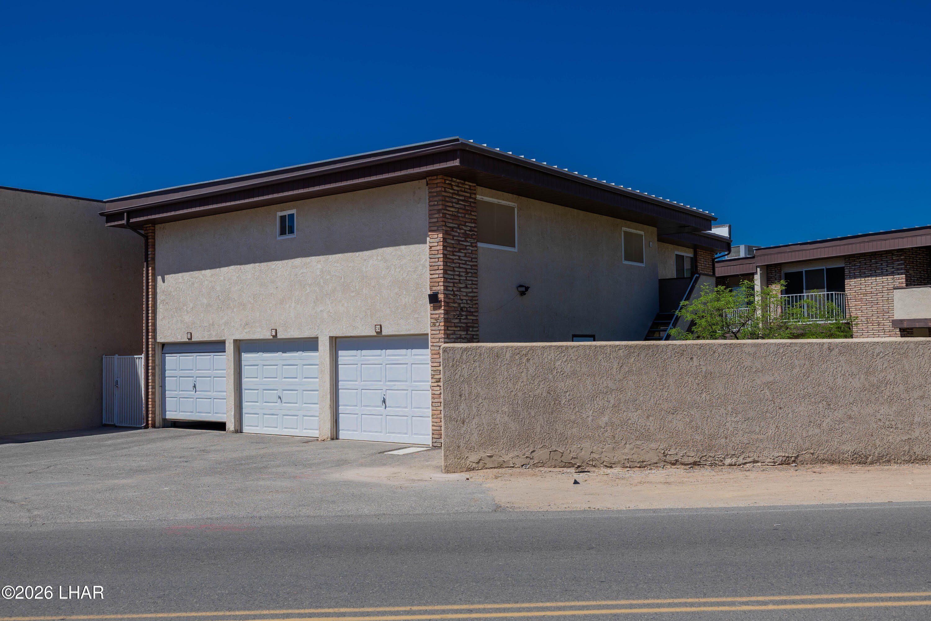 9170 Riverside Dr – photo 2