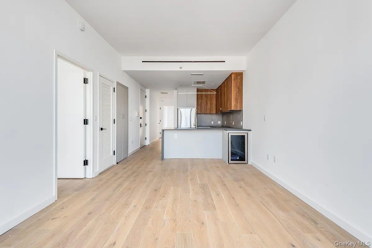 186 HURON Street – photo 2