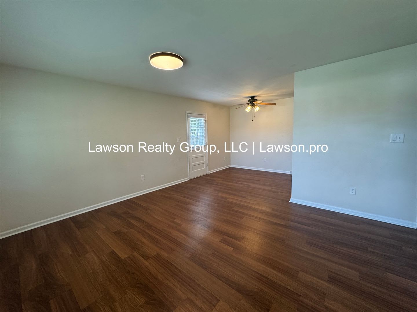 Three Bedroom Brick Ranch with Full Basement and Yard – photo 2