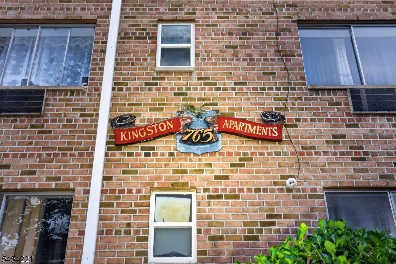 765 Vose Ave – photo 2