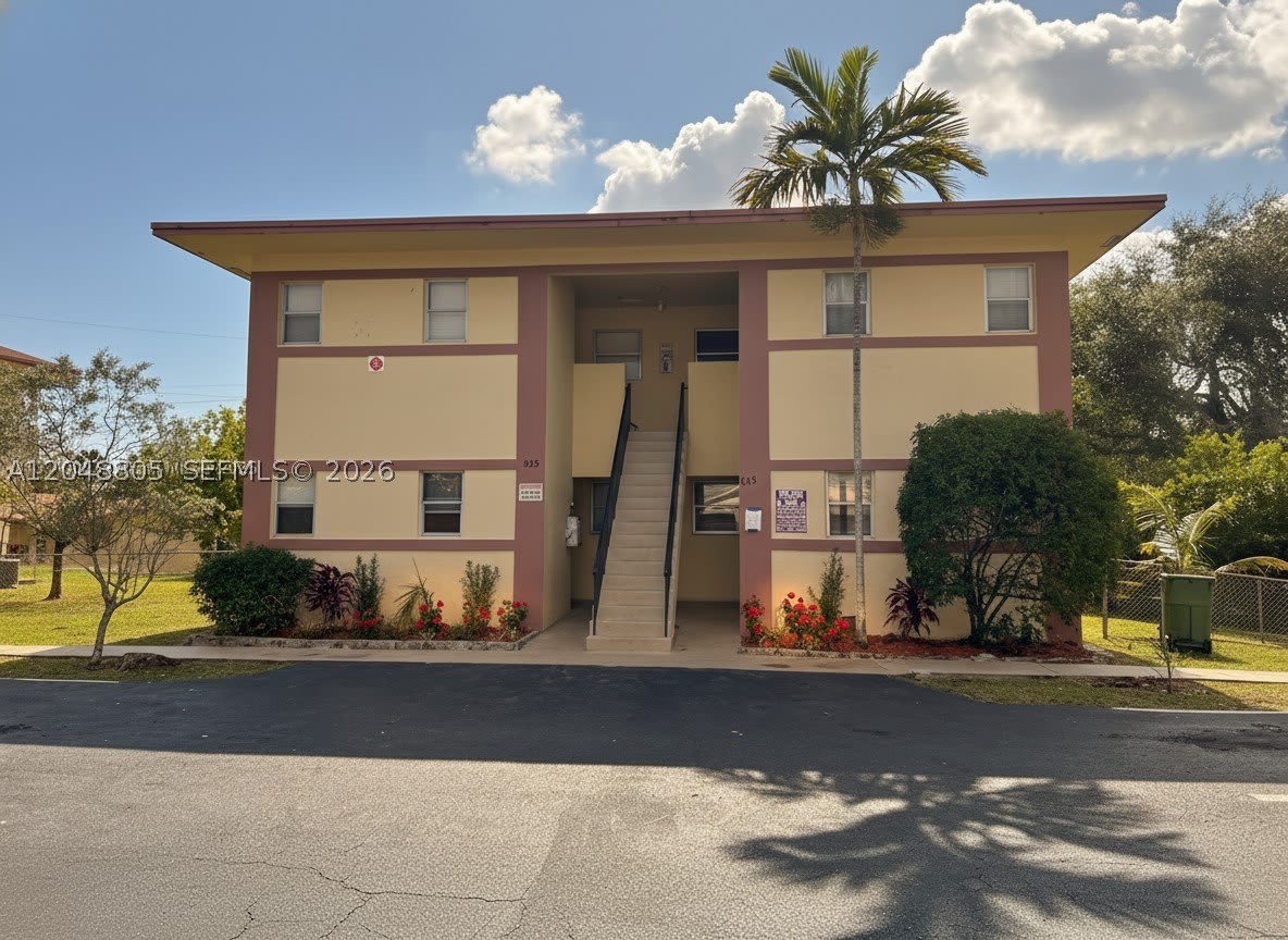 825 Sw 10Th St – photo 1