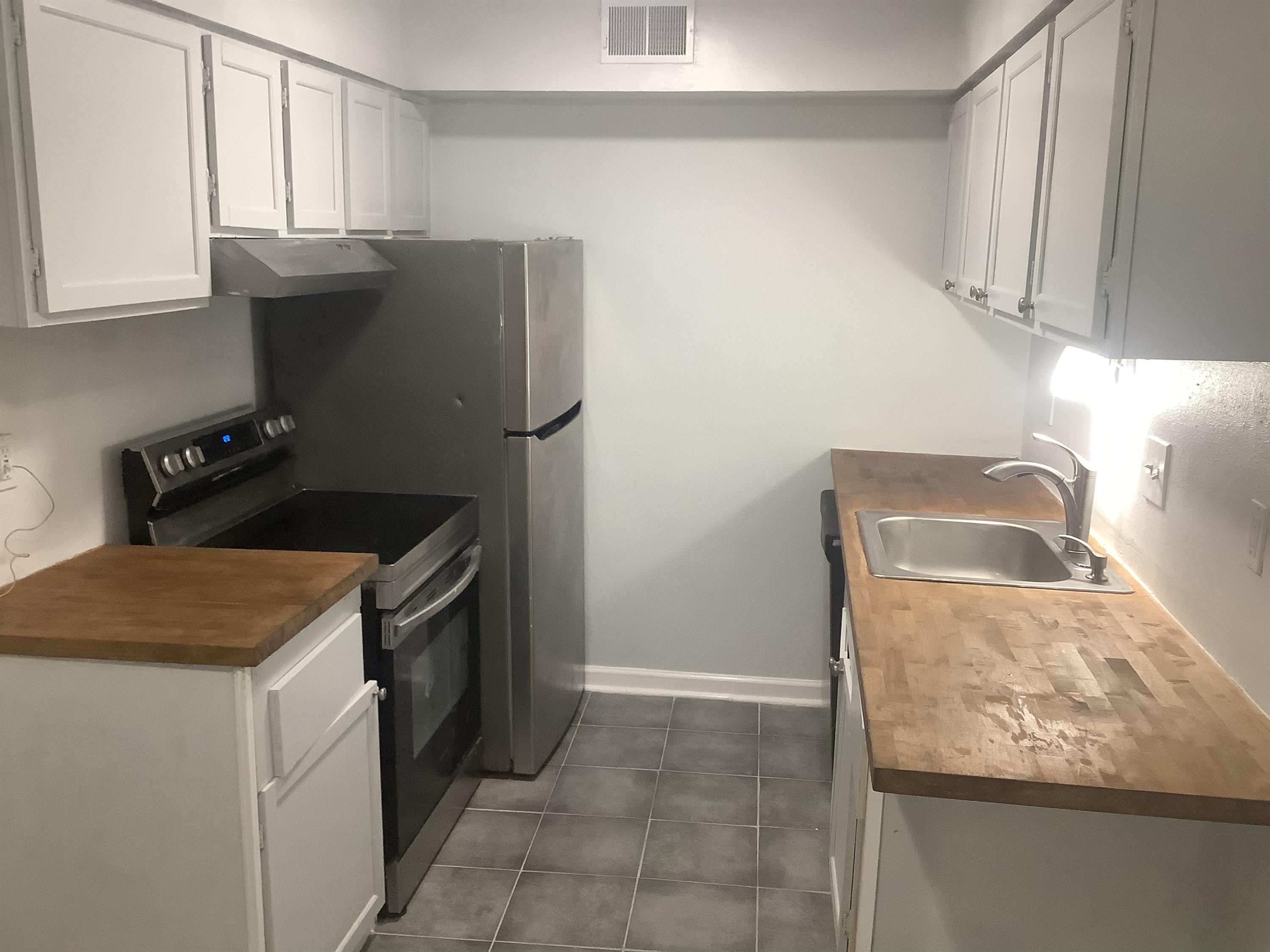 213 Camelot Drive – photo 1