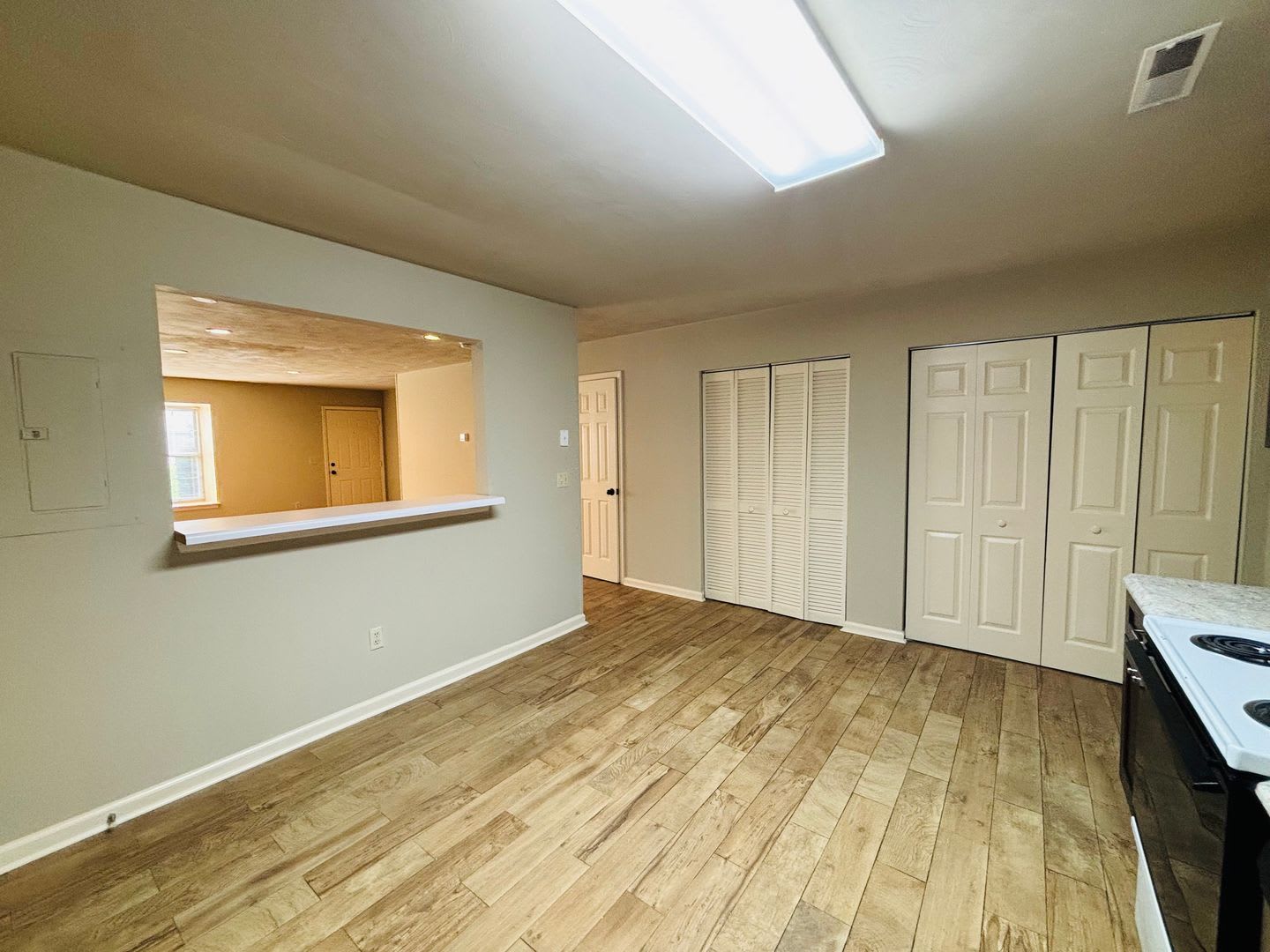 4 Bedroom 2.5 Bath Townhouse – photo 5
