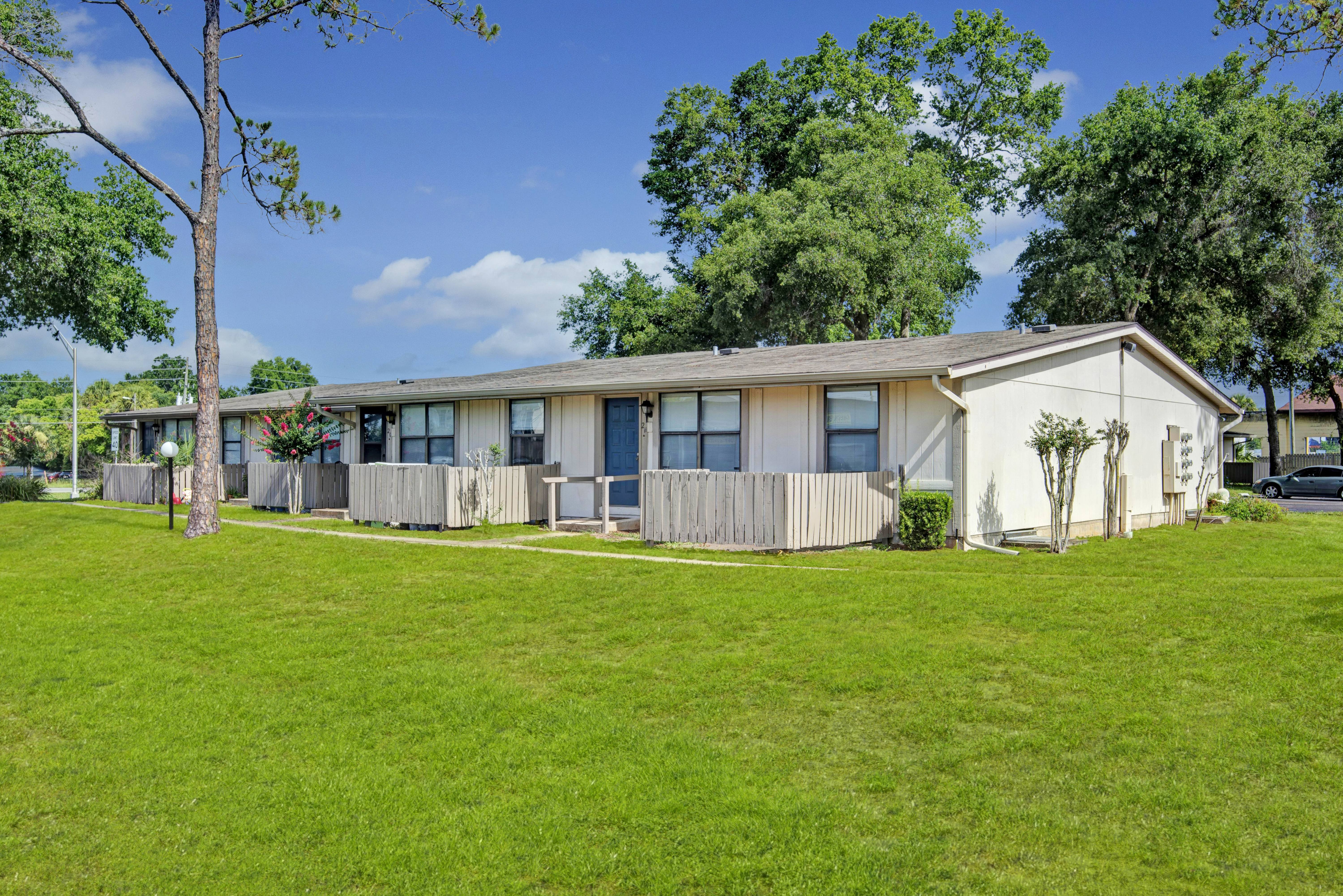Applewood Apartments – photo 1