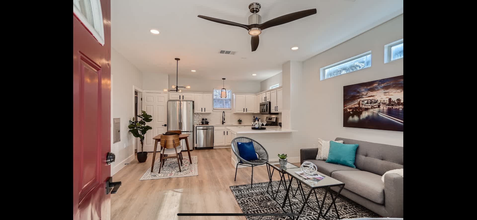 Updated home only 10 minutes to downtown! – photo 4