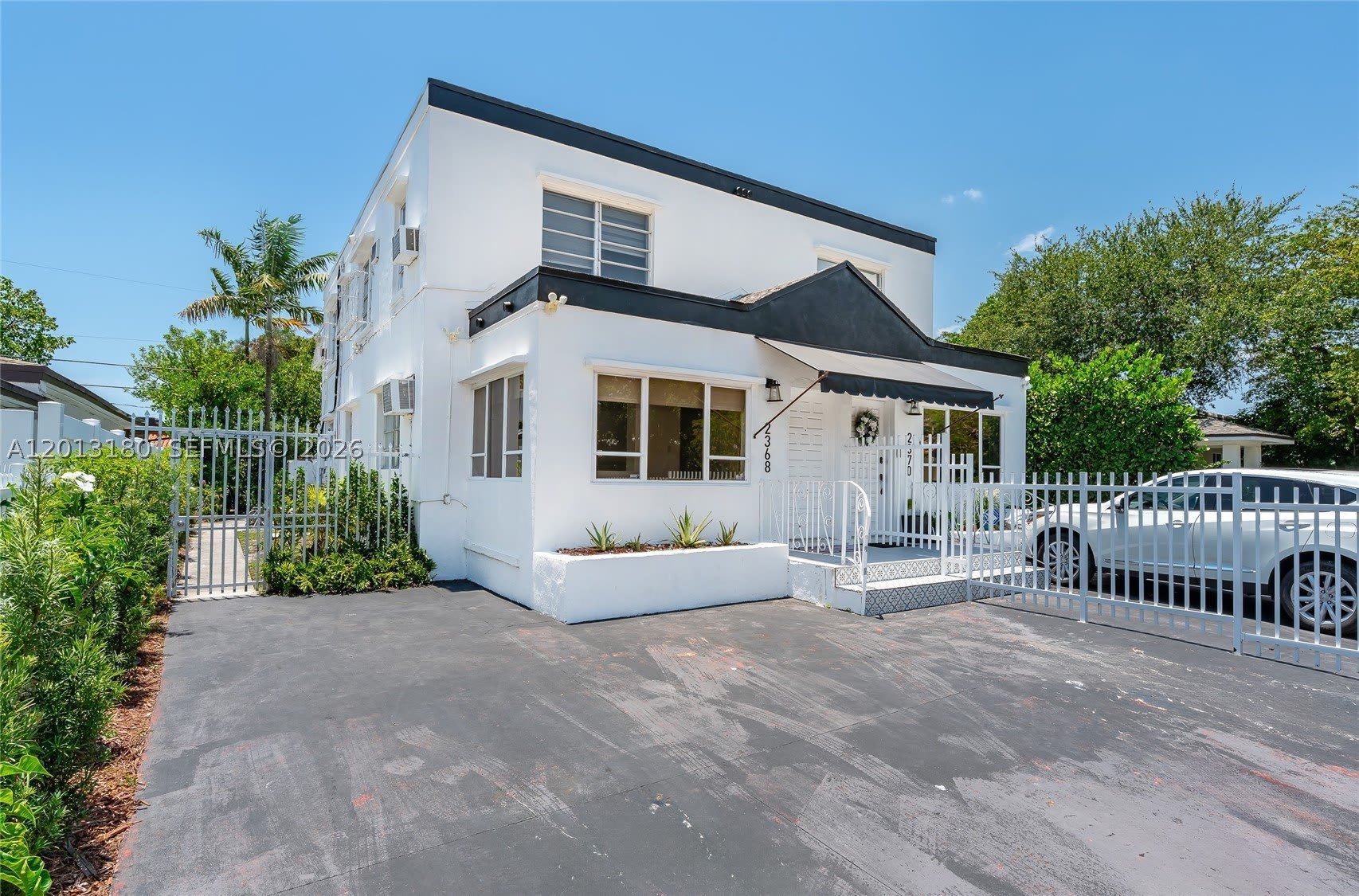 2368 SW 26th St – photo 5