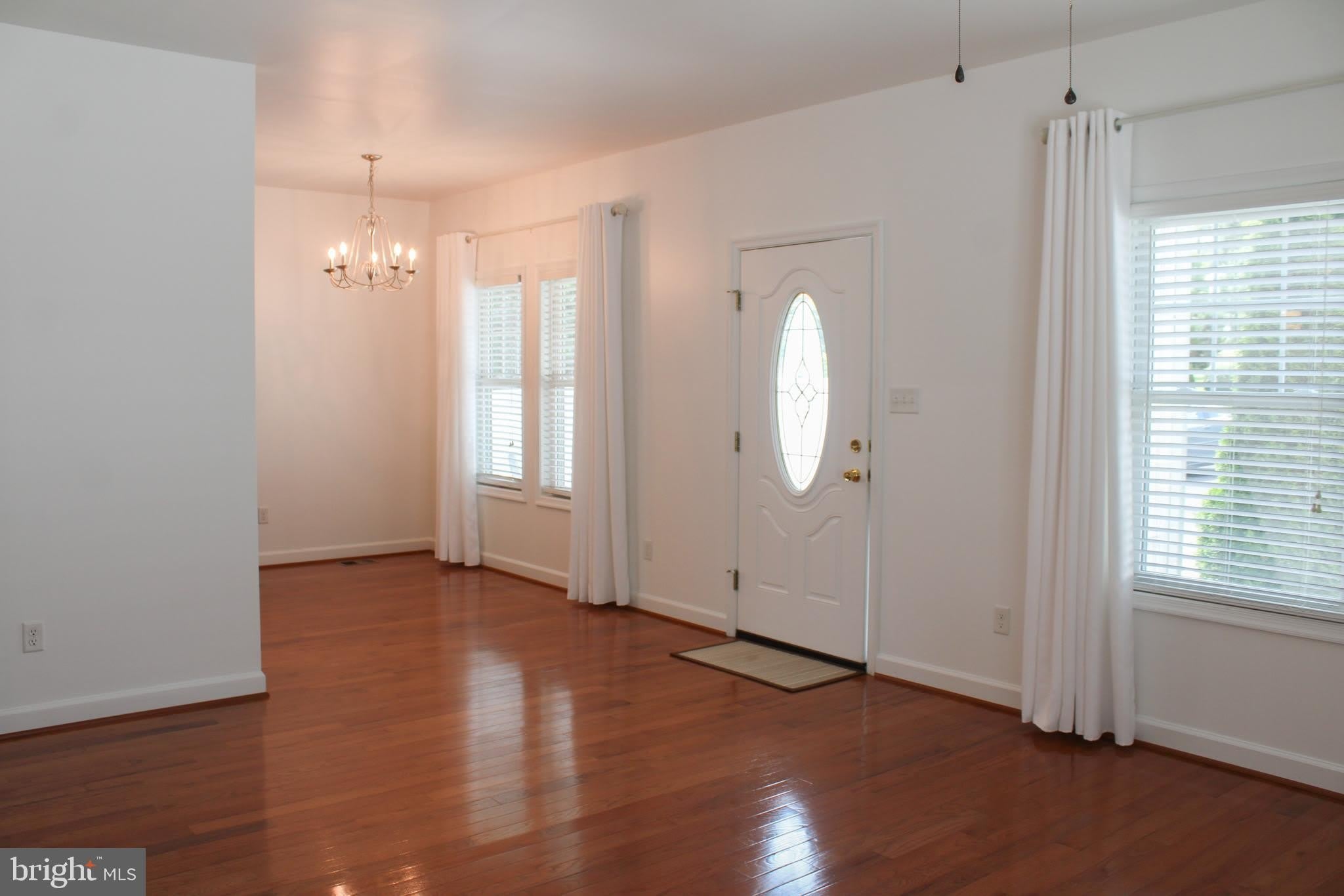 335 S COMMERCE Street – photo 4