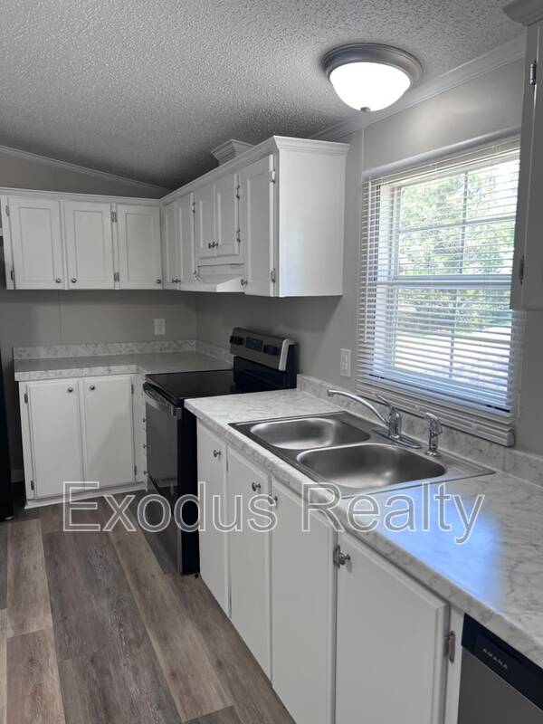 114 Kathleen Terrace – photo 5