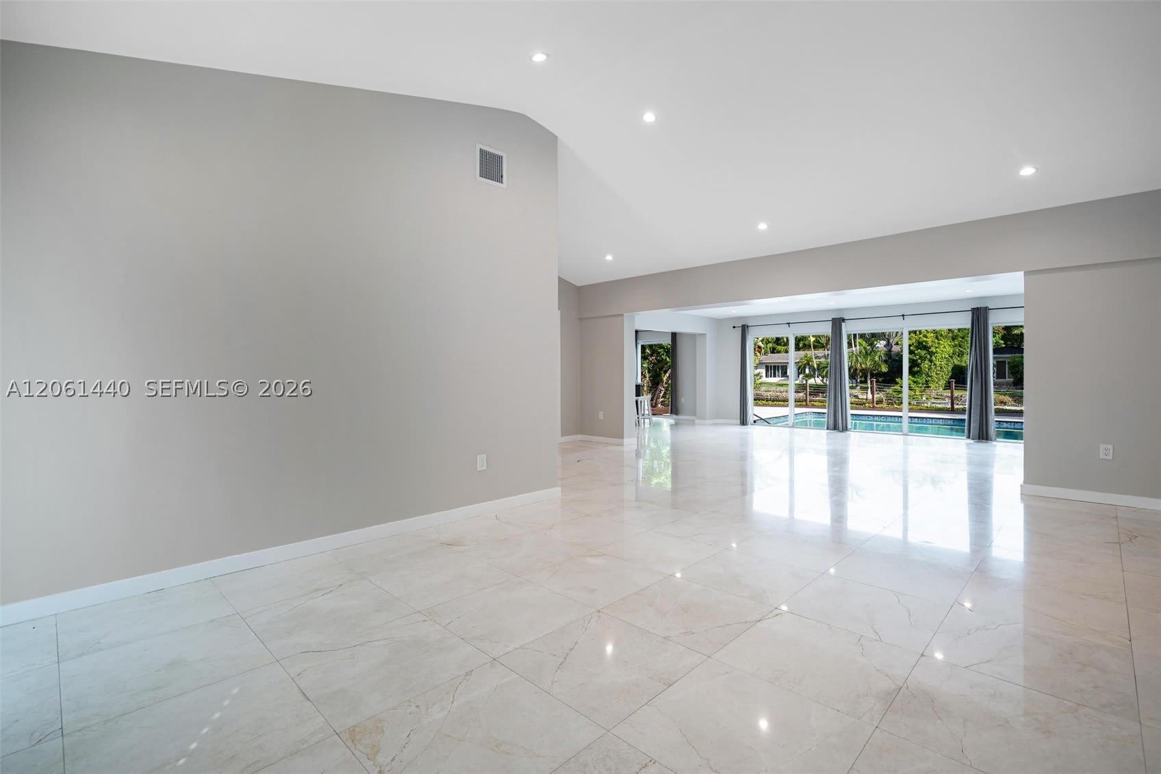 739 Blue Rd – photo 2