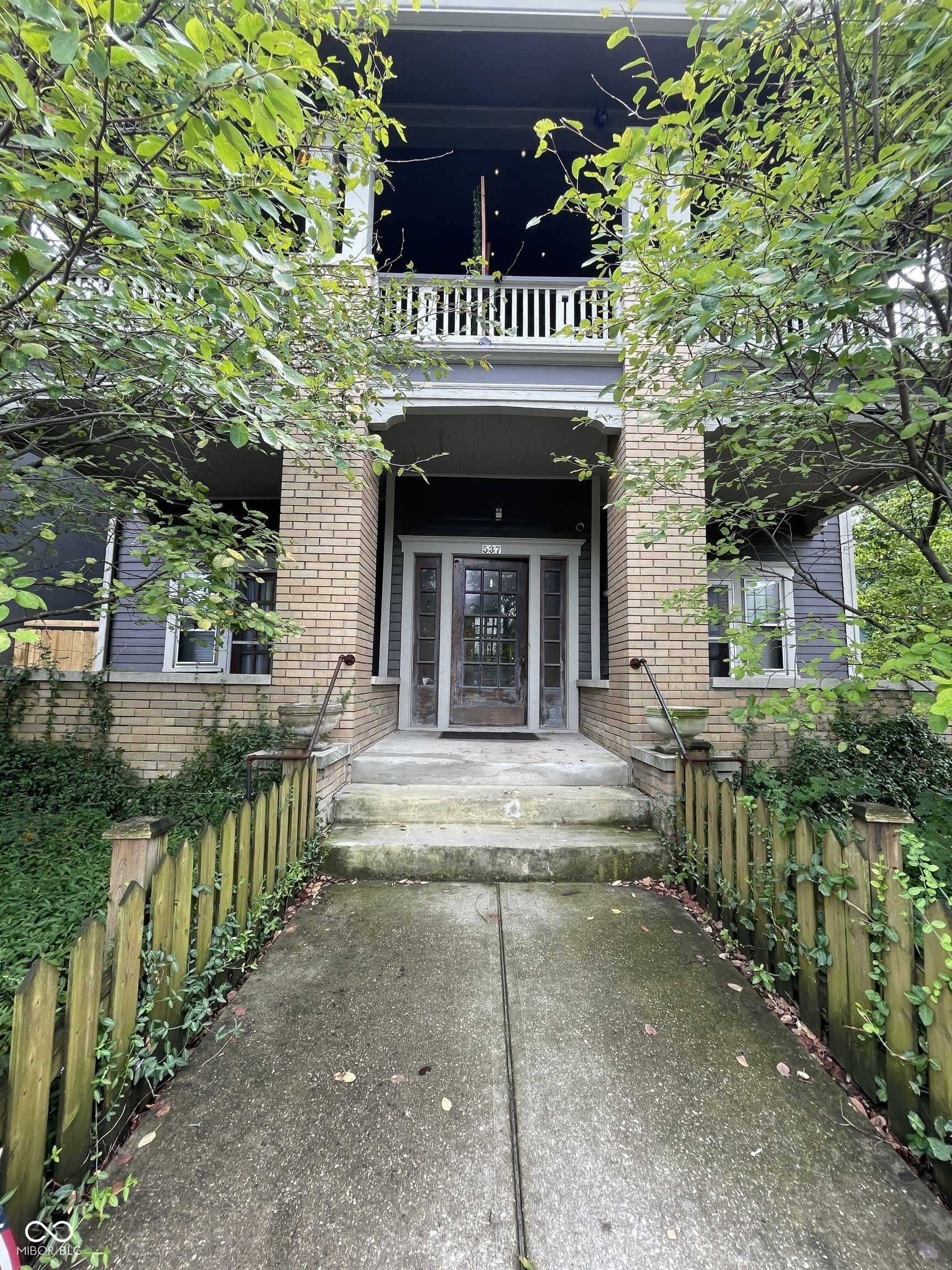 537 E 11th Street – photo 1