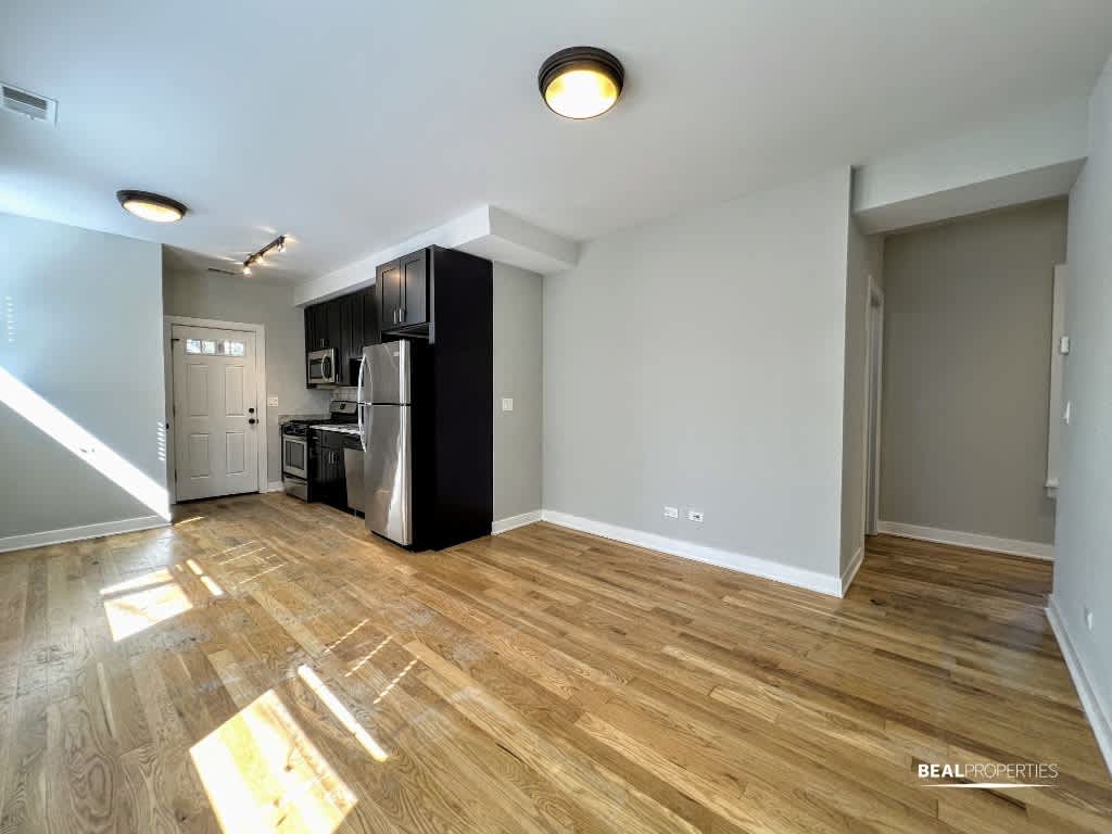2205 W Eastwood Ave – photo 2