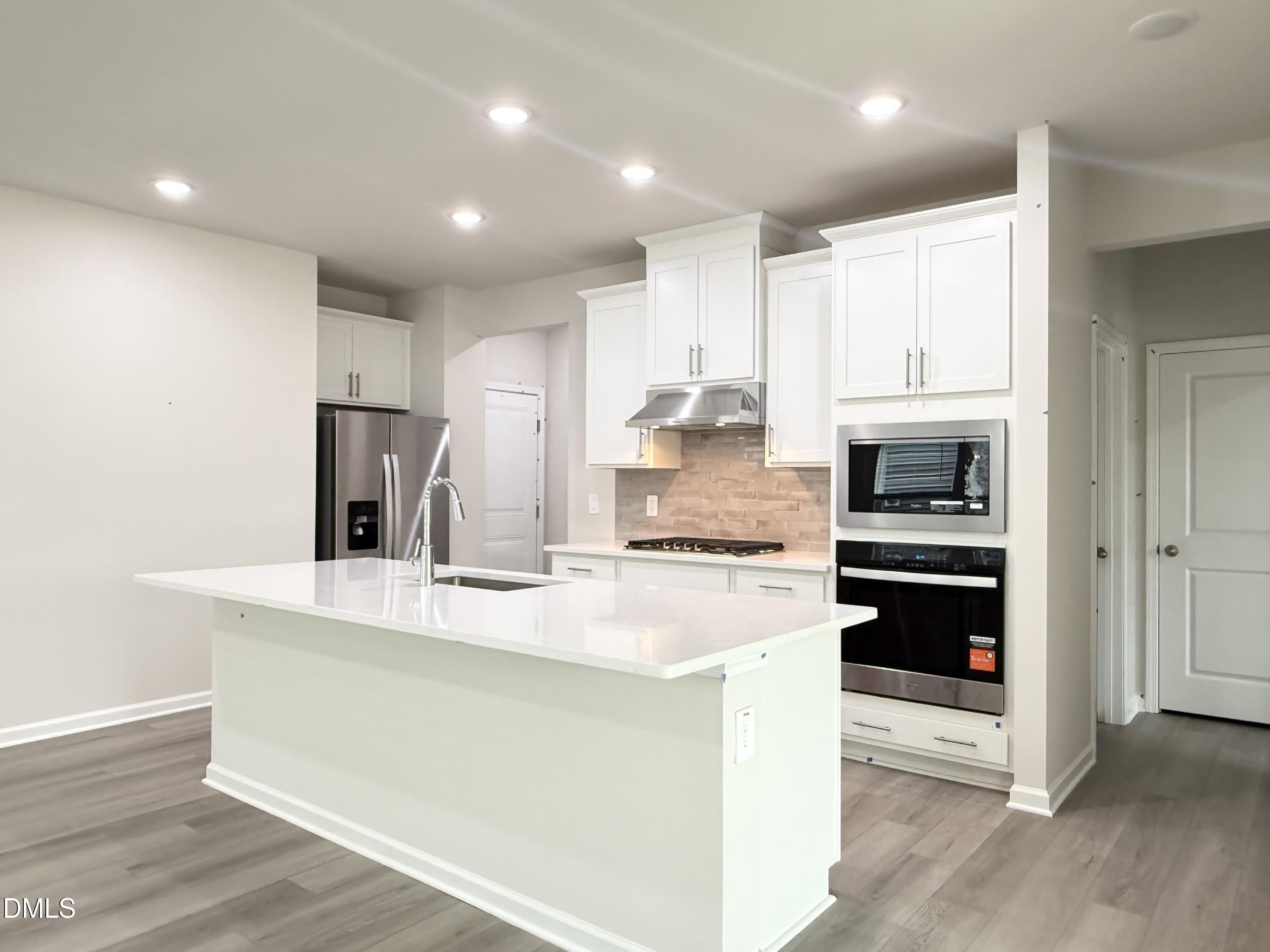 1008 Saint Lawrence Drive – photo 2