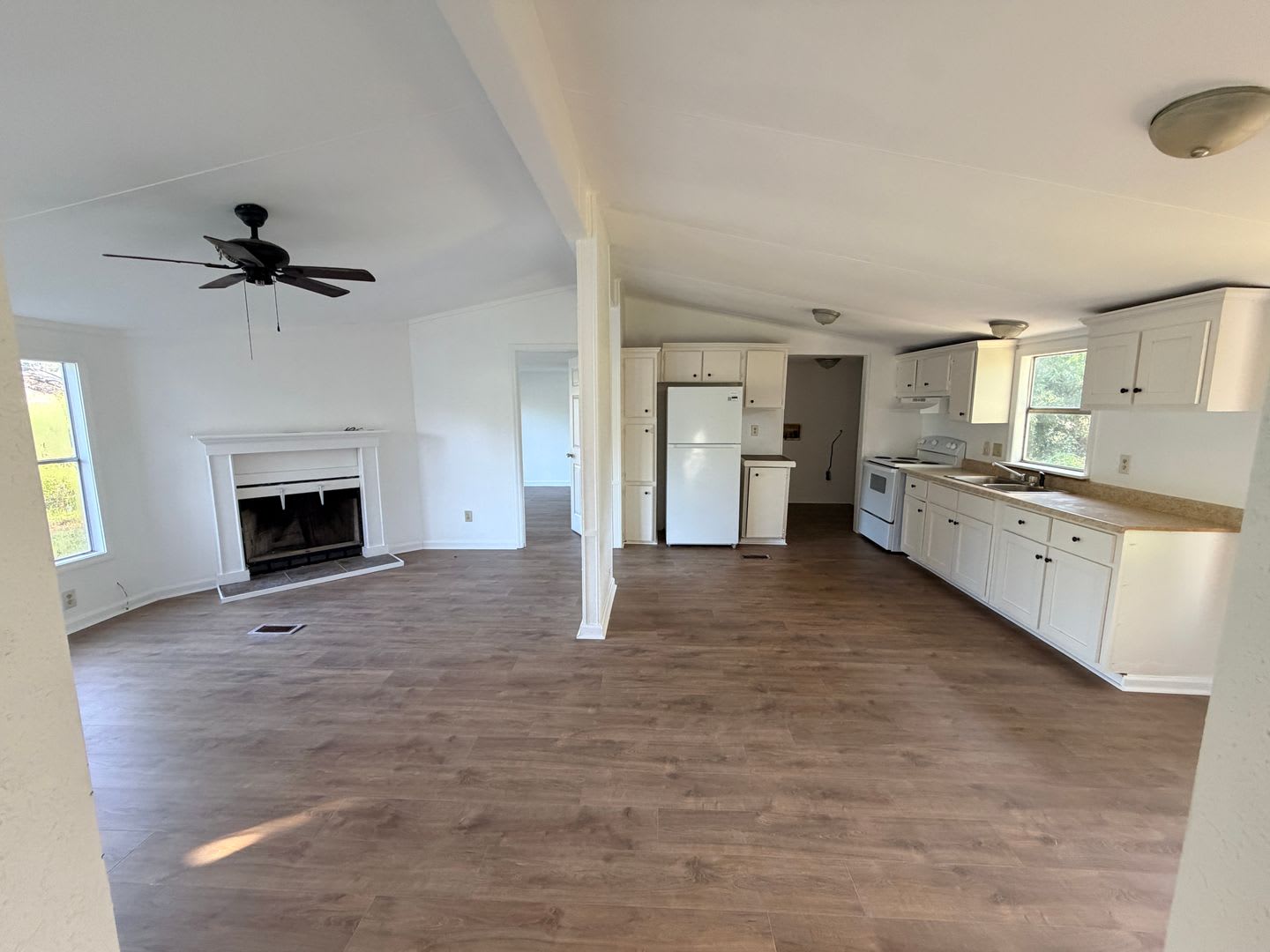 Updated 3-Bedroom Mobile Home with Modern Finishes in Valdosta – photo 1