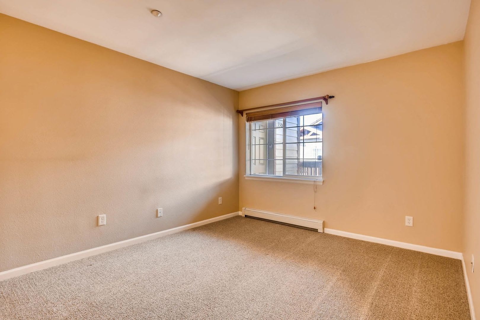 2 Bedroom Between Breck And Frisco Top Floor Heat Included 1 Car Garage Vaulted Ceilings Greenbelt On The Colorado Trail – photo 3