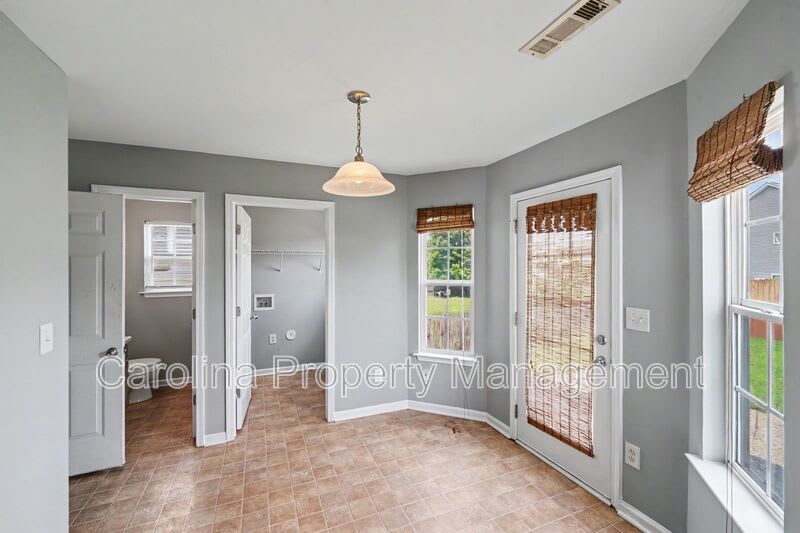 10521 Barvas St – photo 5