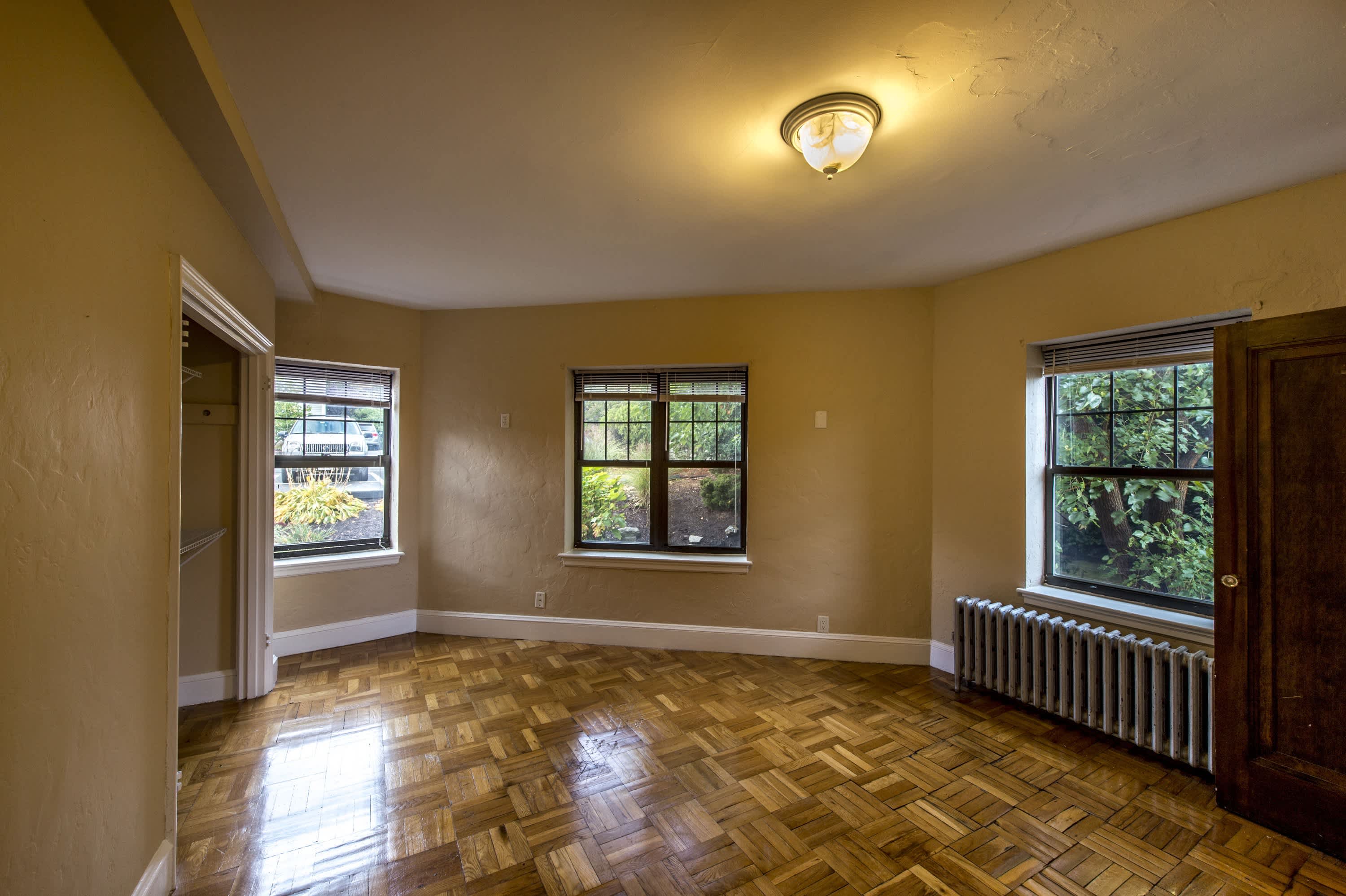 Elmwood Apartments – photo 2