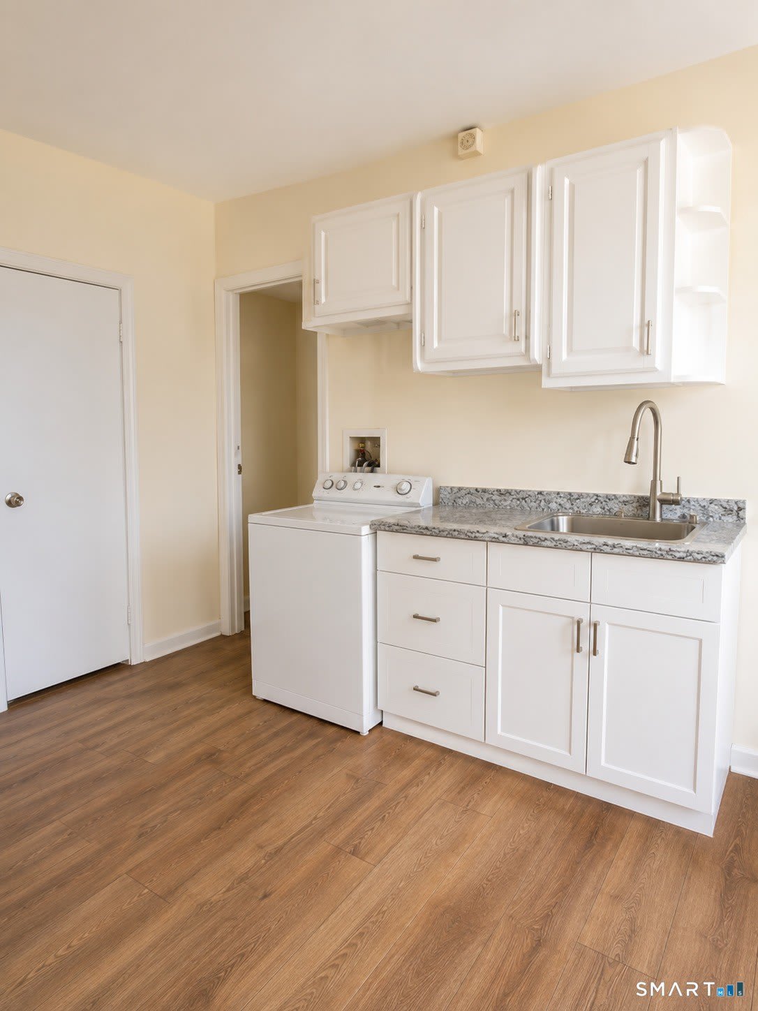 6 E Walnut Street – photo 5
