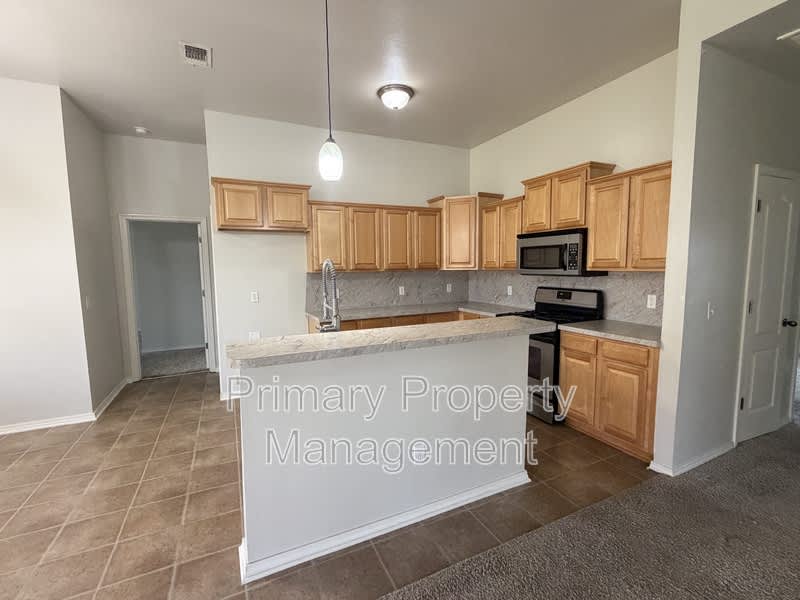 11908 NW 136th Ter – photo 3