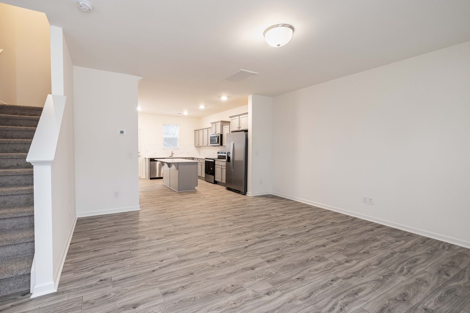 Beautiful END UNIT 3 Bedroom Townhome Near I-85 – AVAILABLE 09/23/2026 – photo 4