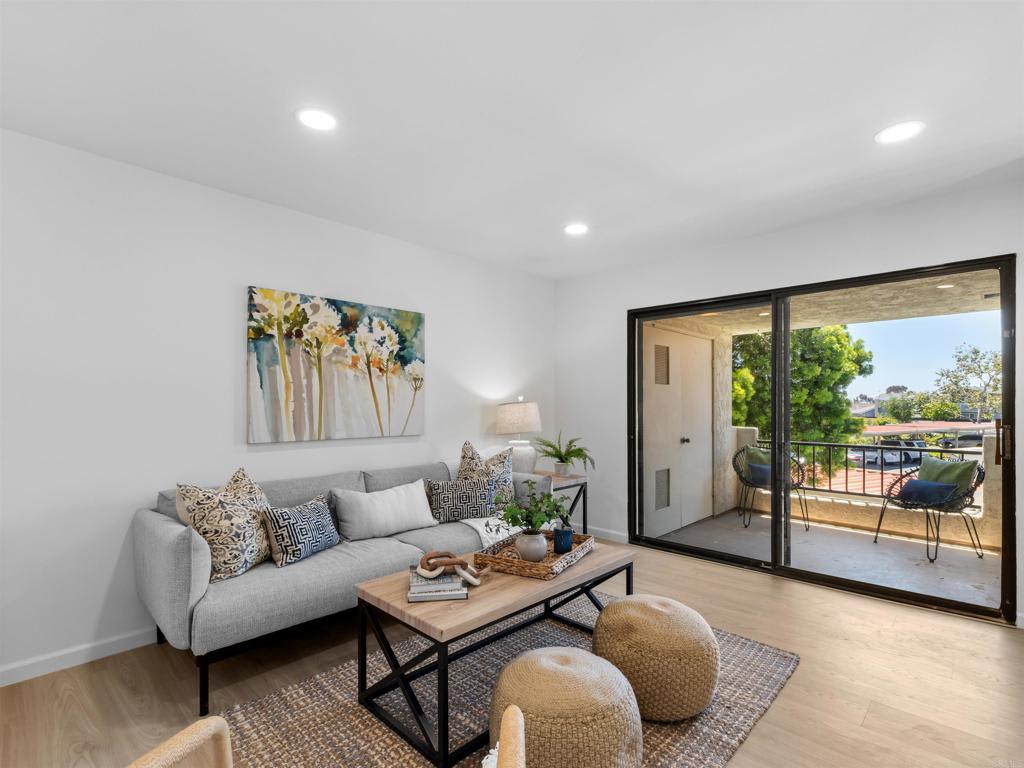 11179 Camino Ruiz Apt 68 – photo 4