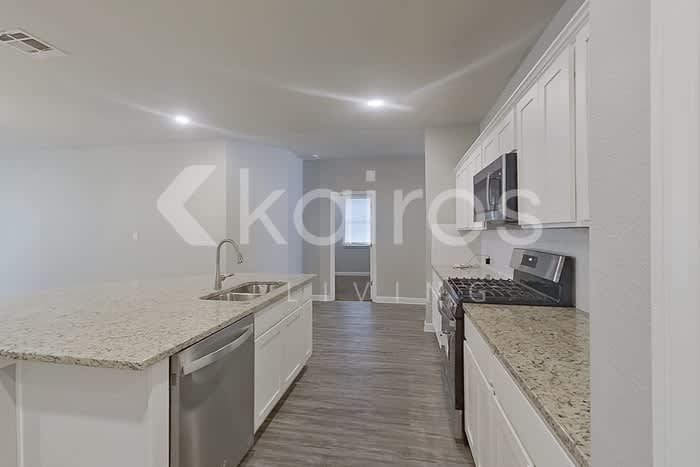 6425 Tiger Pointe Drive – photo 4
