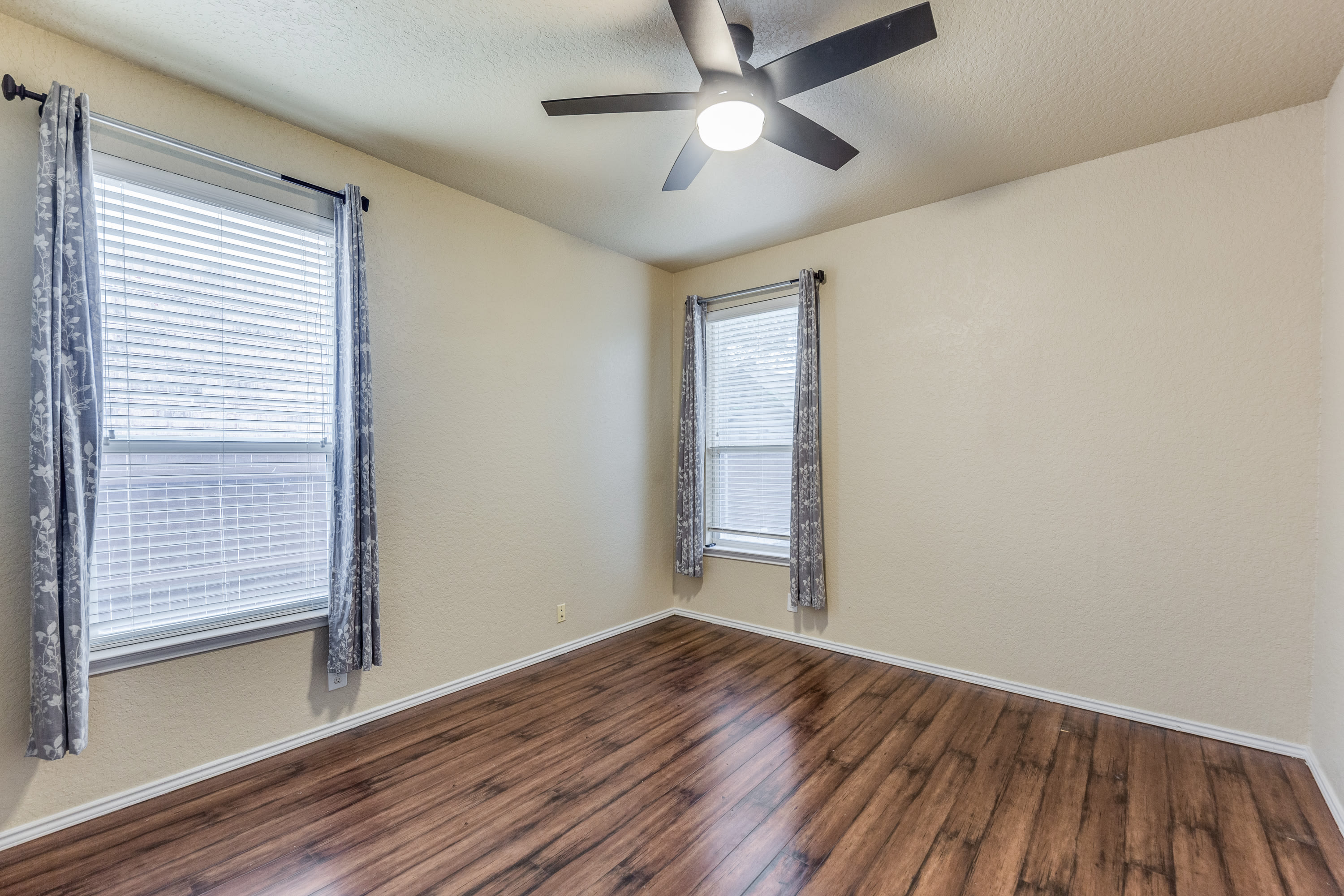 5723 White Oak Cove – photo 4
