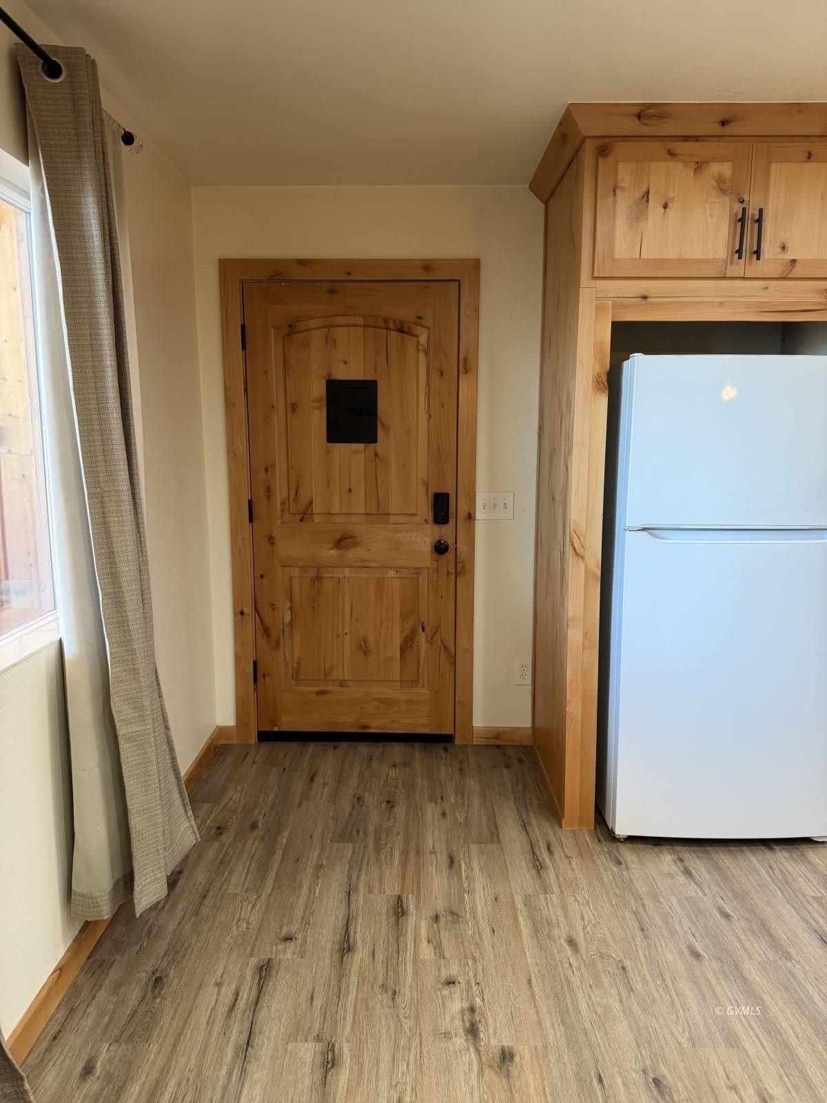 597 W 16th St – photo 4