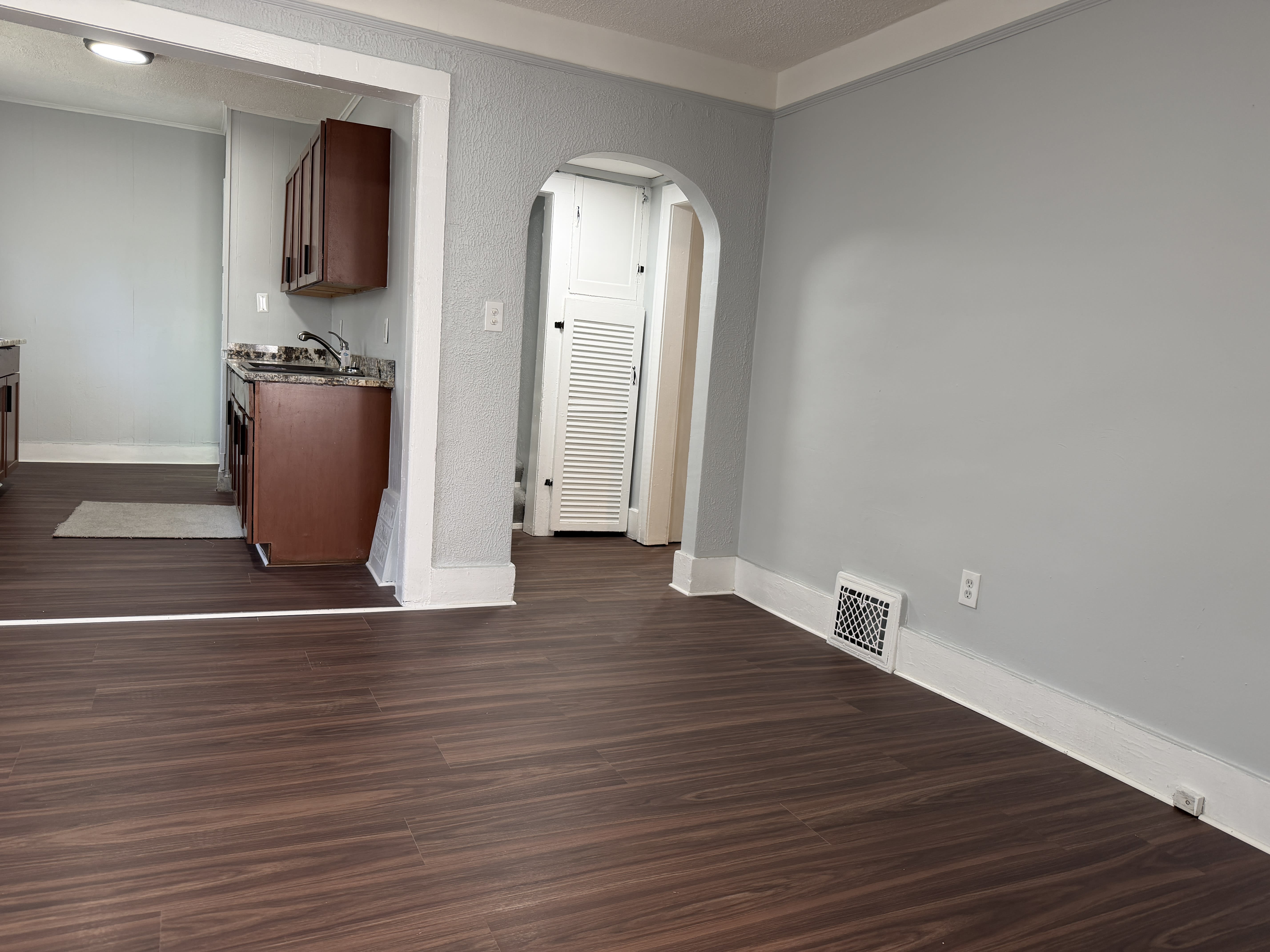 107 N Sanford St – photo 5