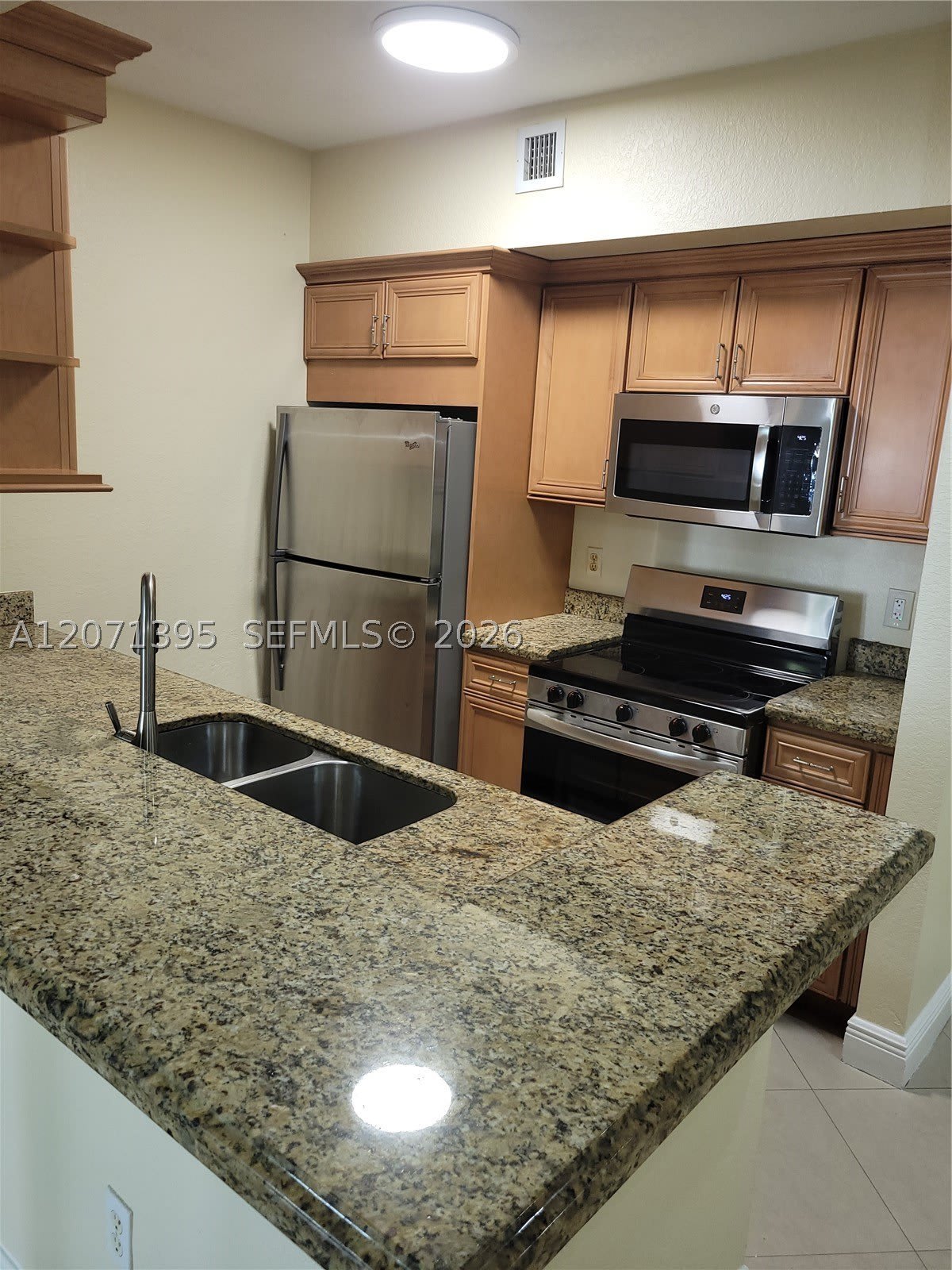 2564 CENTERGATE DR – photo 1